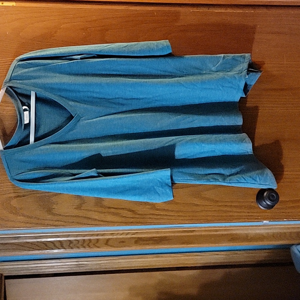 LOGO Lounge top. 3/4 sleeves  Size L. EUC